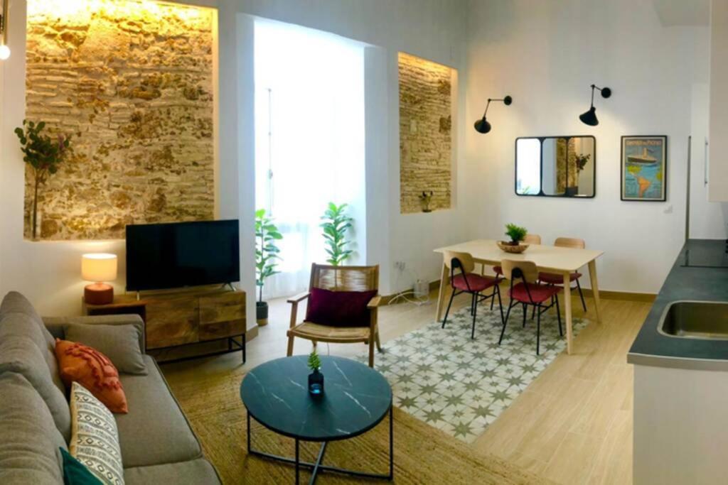 Gatu Premium Villa Libertad, Preferente Mayores De 25 Anos Y Familias Cádiz Exteriér fotografie