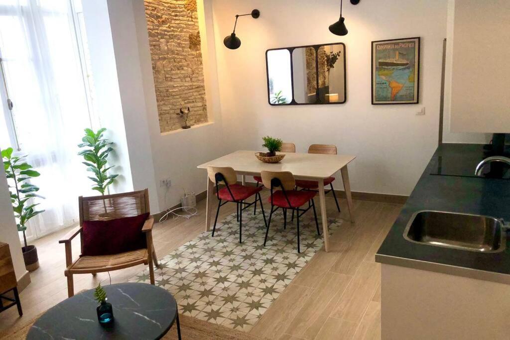 Gatu Premium Villa Libertad, Preferente Mayores De 25 Anos Y Familias Cádiz Exteriér fotografie